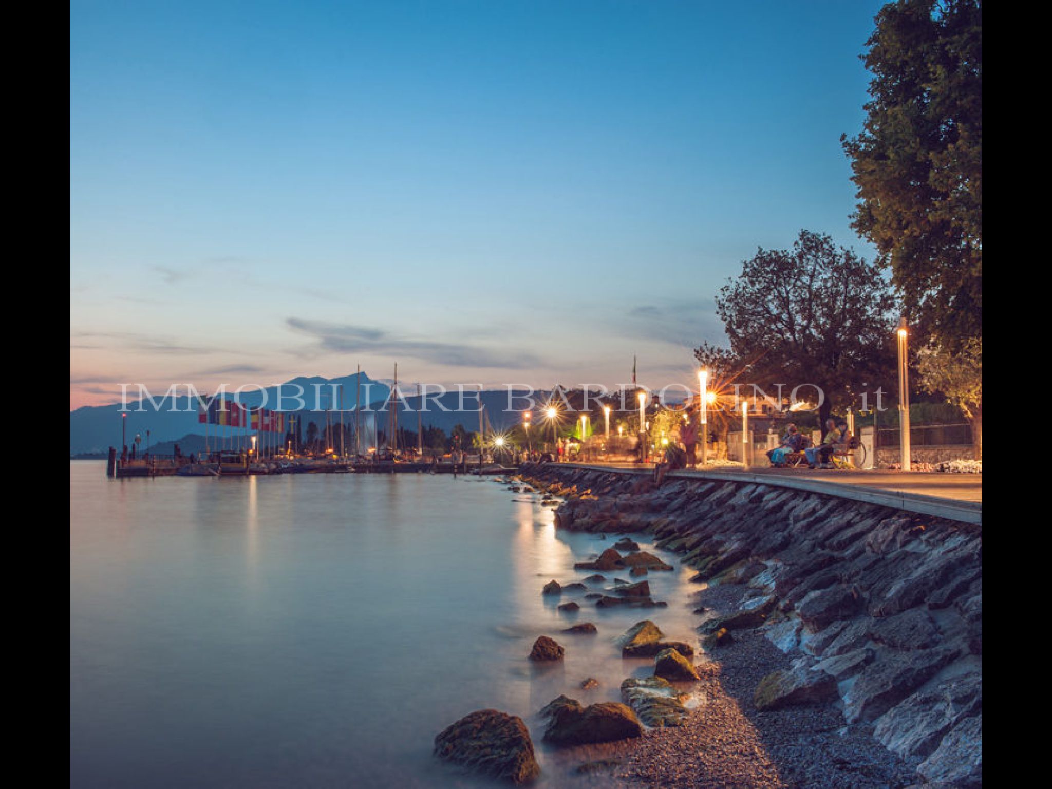 Bilocale con Vista Lago e Piscina